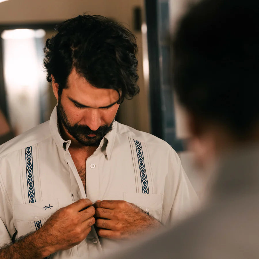 GUAYABERA LIBRE-  Paloma Azul