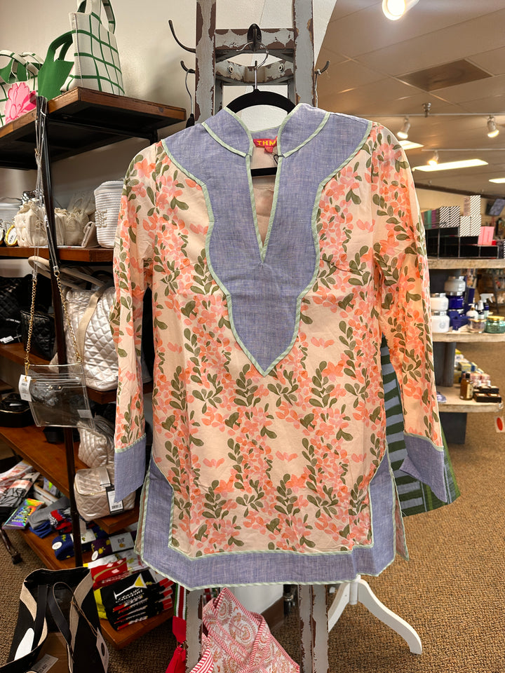 Long sleeve floral patter v-neck dress